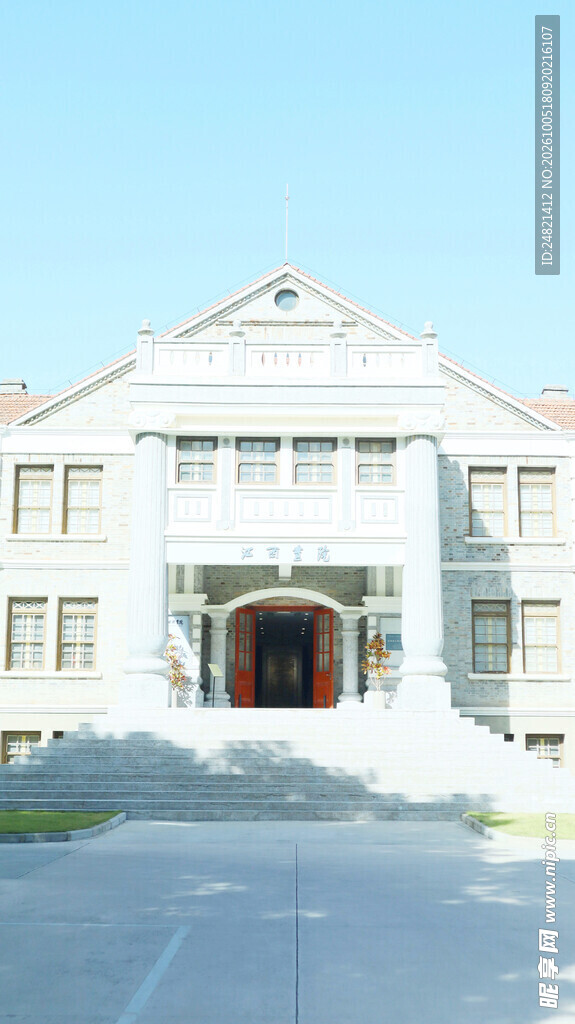 白色欧式古典建筑