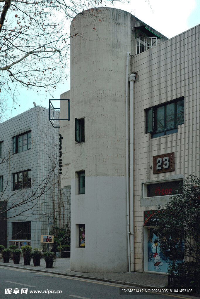 街边现代民居建筑街景
