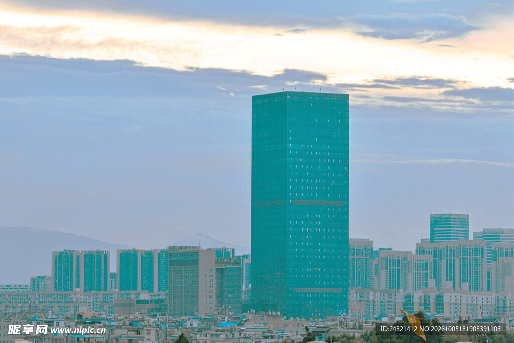 城市摩天大楼远景