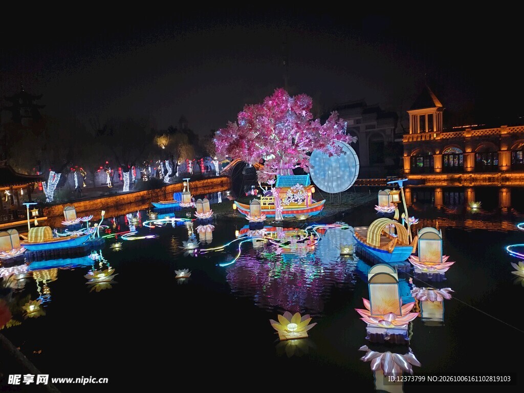 水上花灯夜景