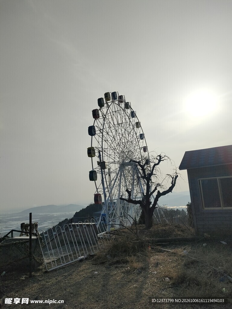 郊野摩天轮远景