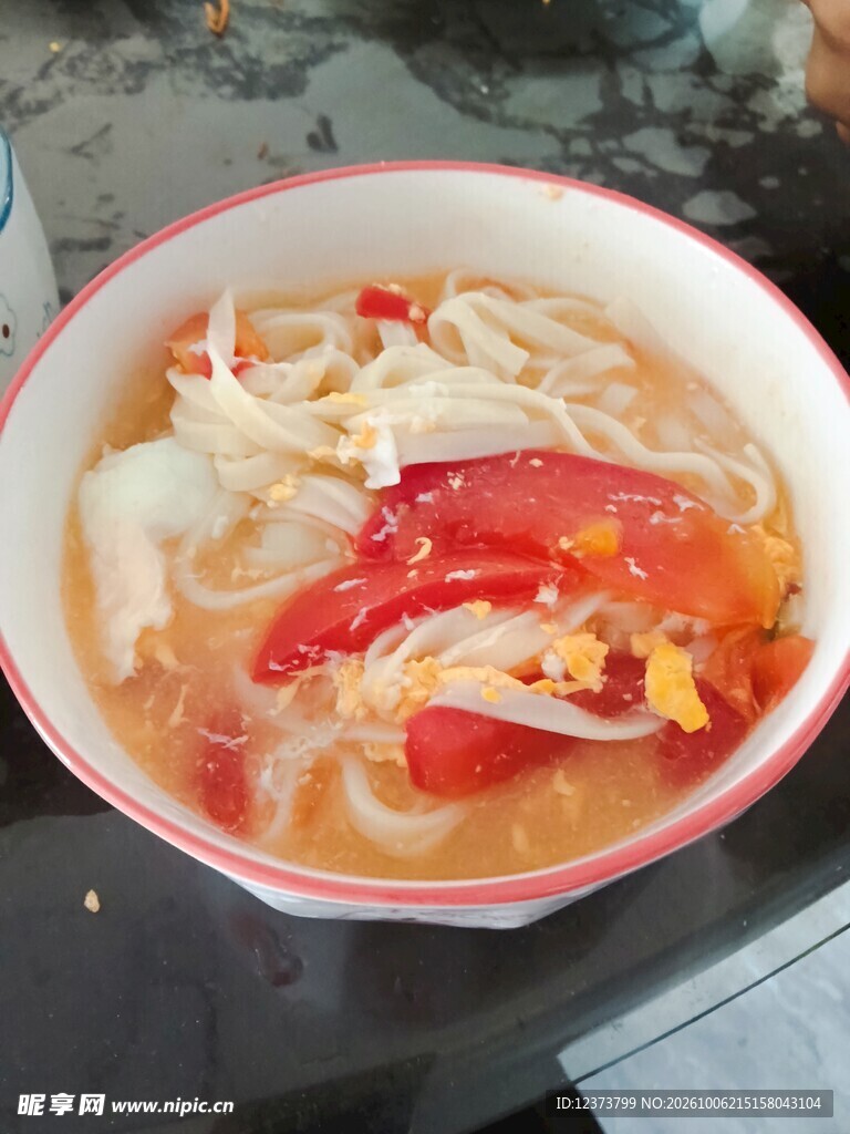 一碗家常番茄汤面