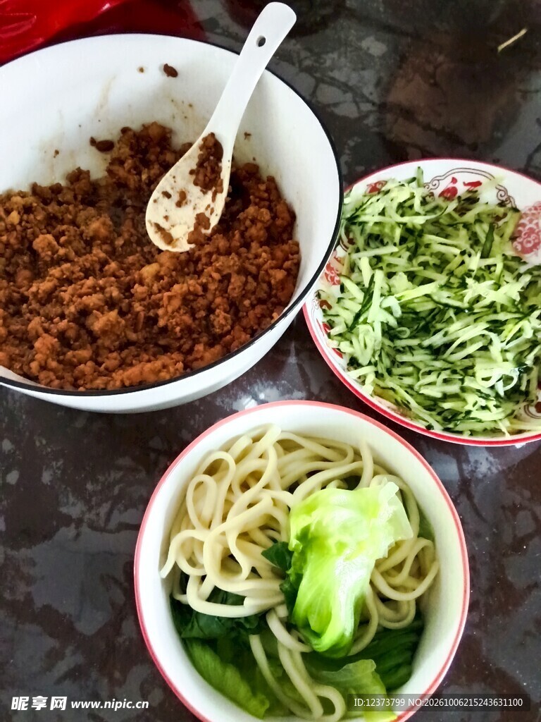 家常炸酱面备料