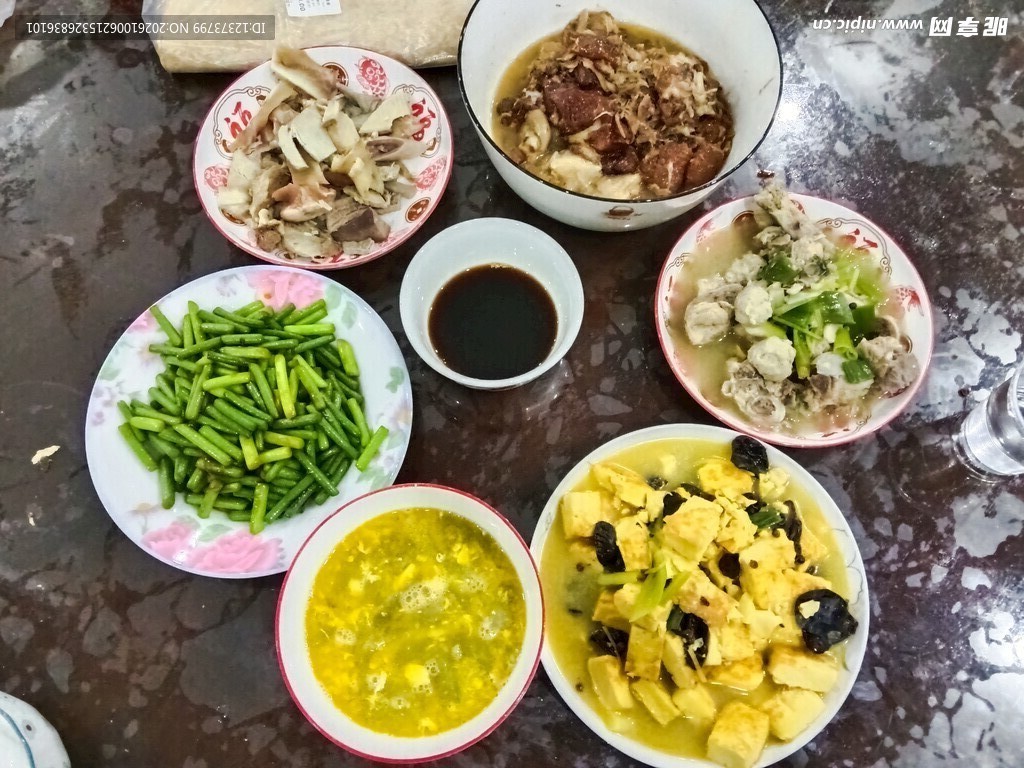 一桌家常饭菜