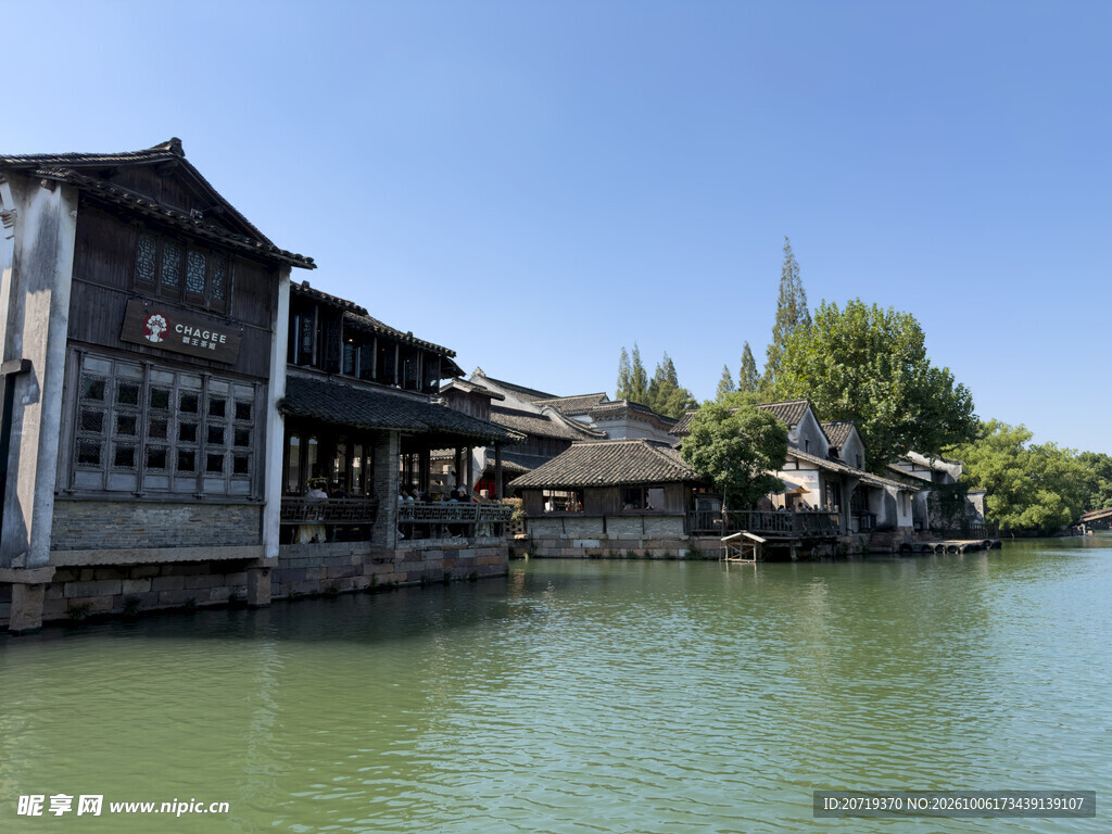 江南水乡河畔古建风光