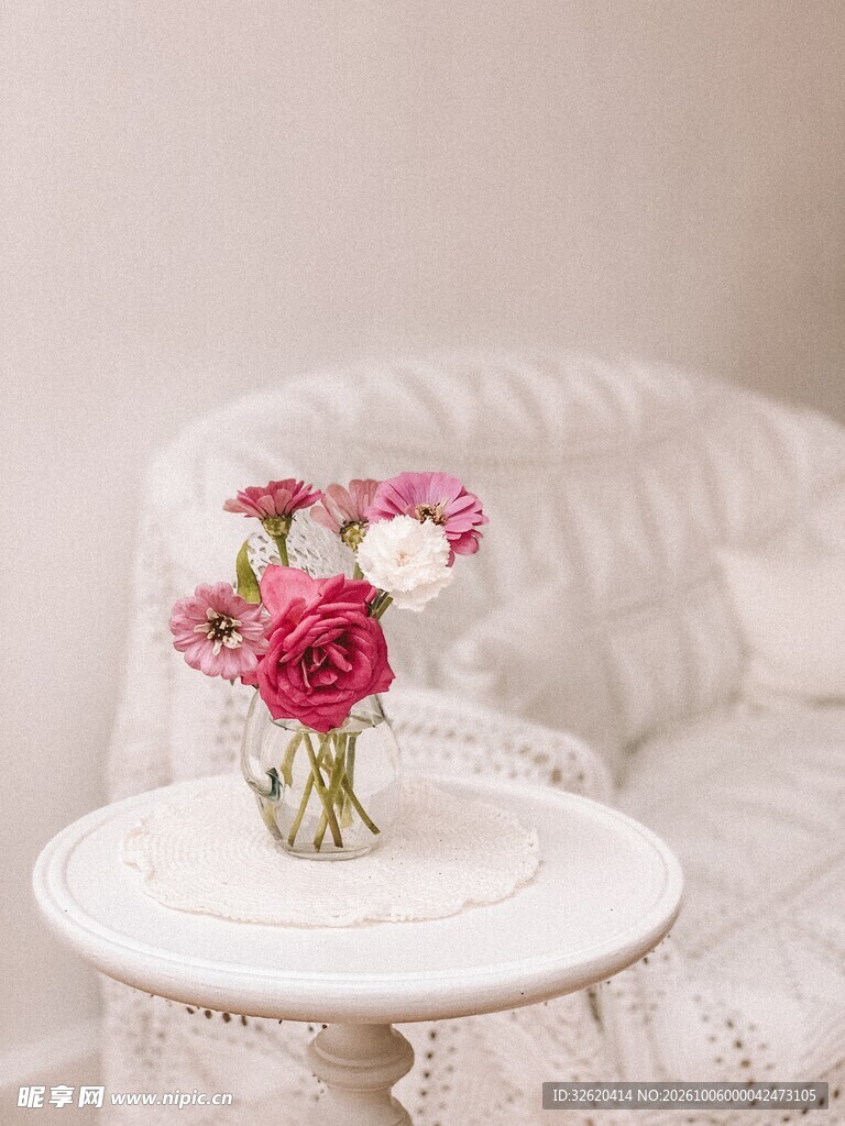 居家温馨玫瑰花艺