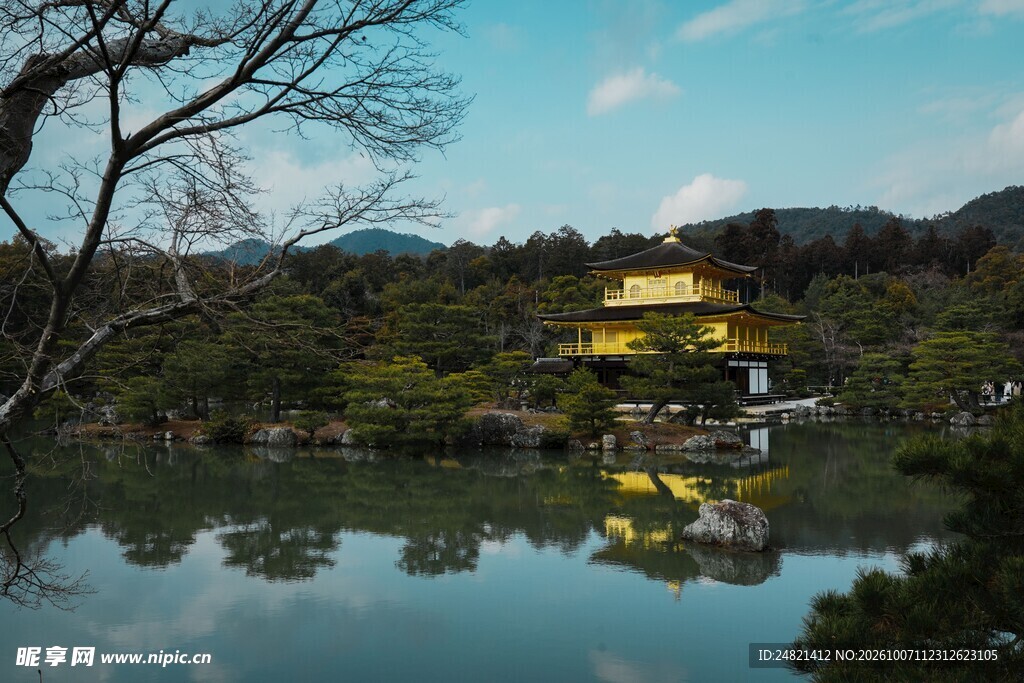 金阁寺湖景风光