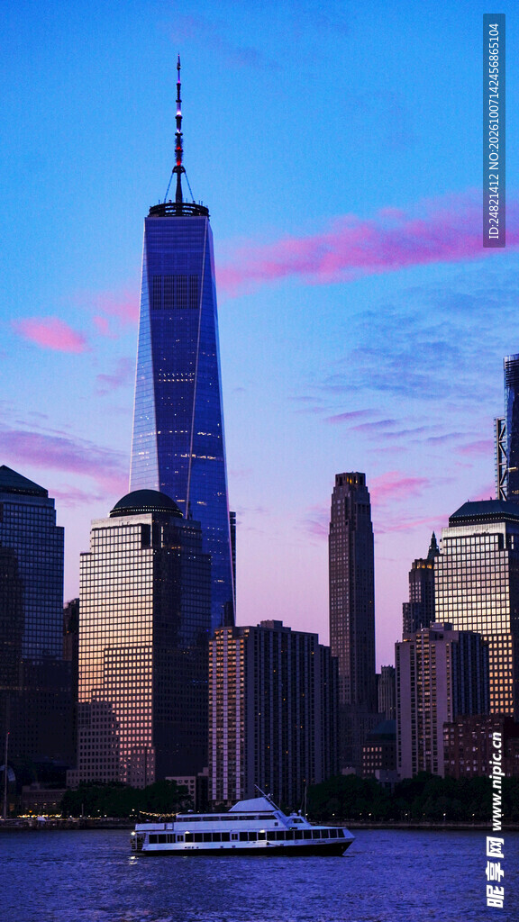 纽约世贸大厦黄昏河畔风光