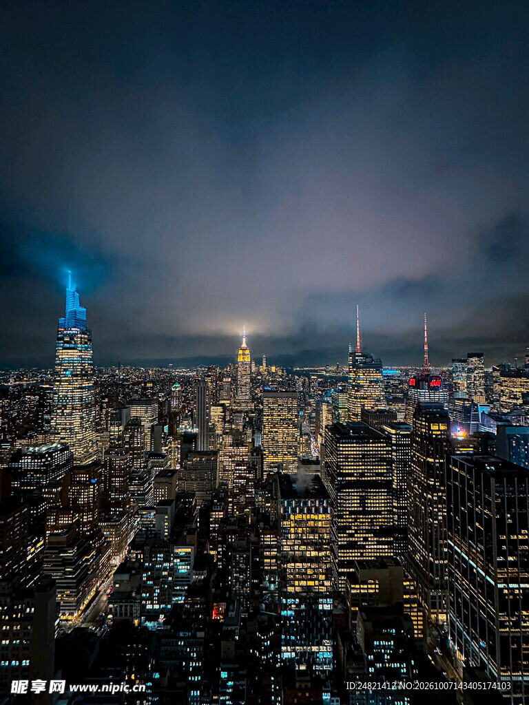 繁华都市夜景俯瞰