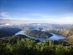 俯瞰江河山川美景