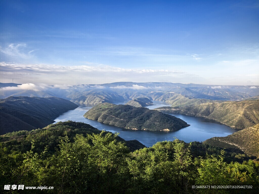 俯瞰江河山川美景