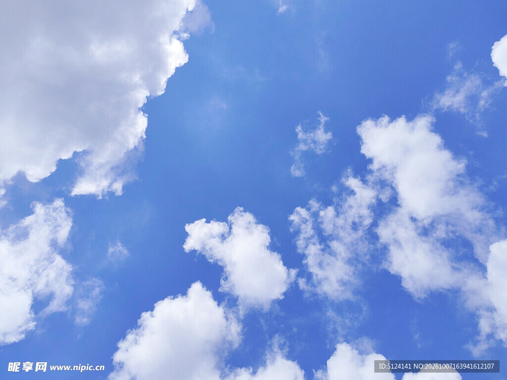 蓝天白云