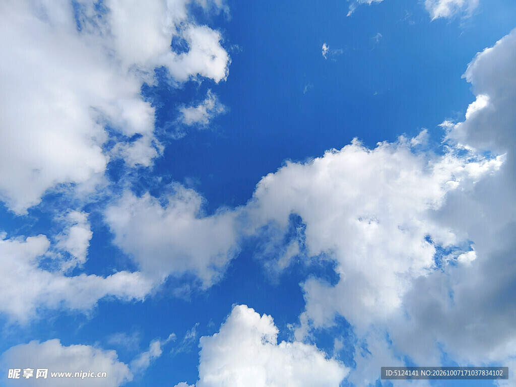 蓝天白云