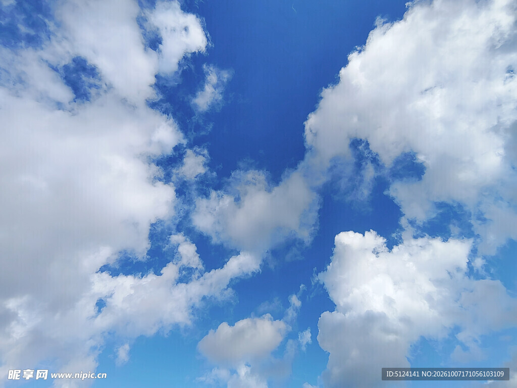 蓝天白云