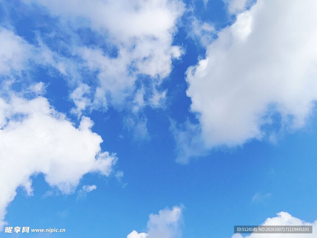 蓝天白云