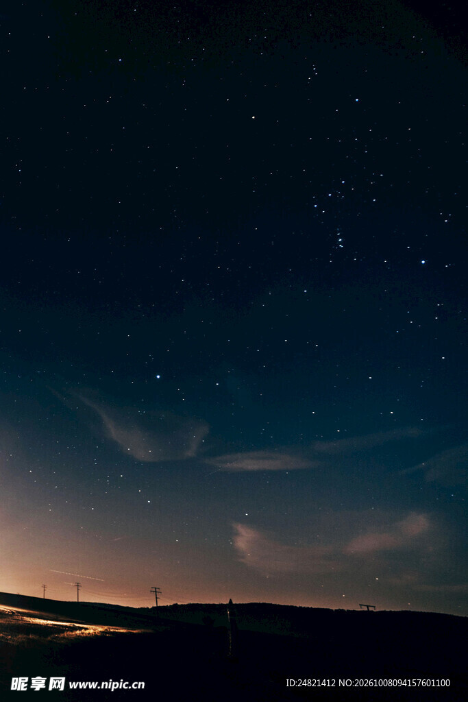 日暮郊野天际晚景