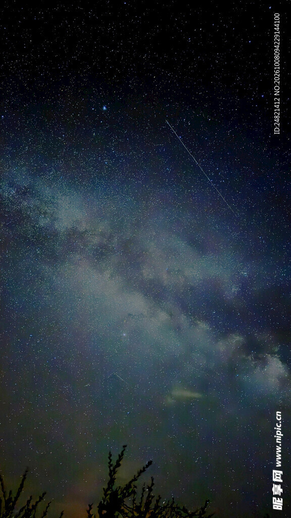 暗蓝夜空暮色云景