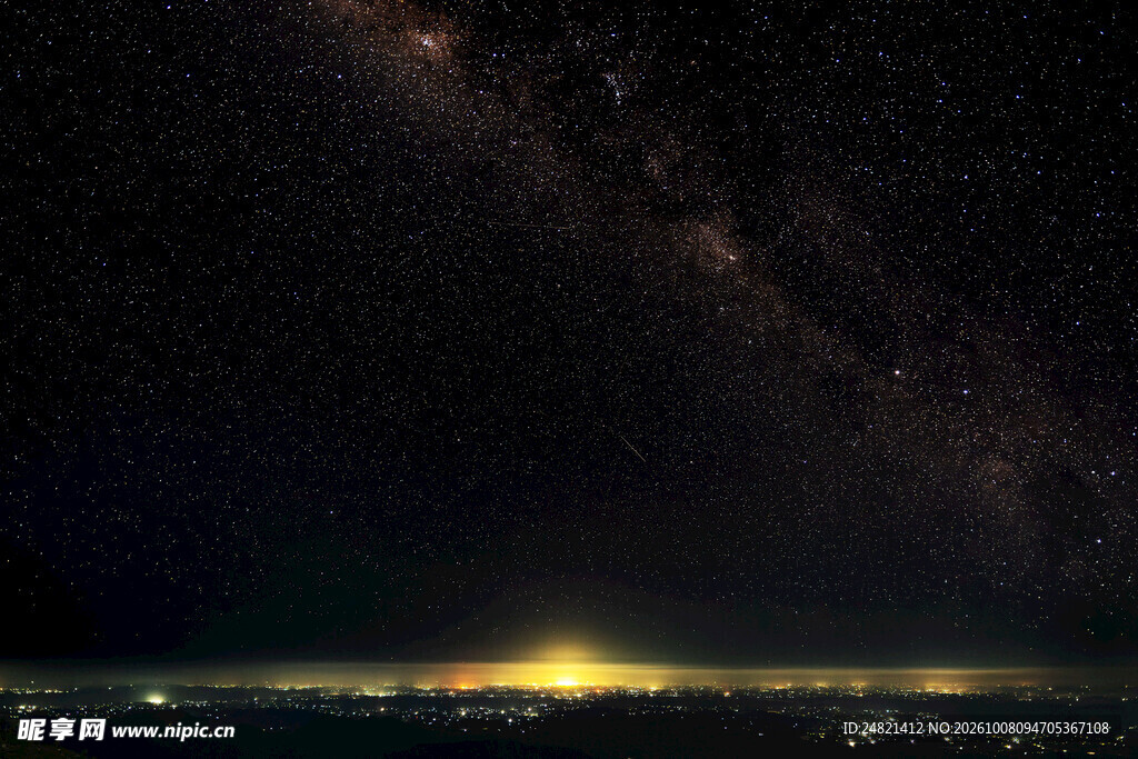暗夜地平线微光夜景