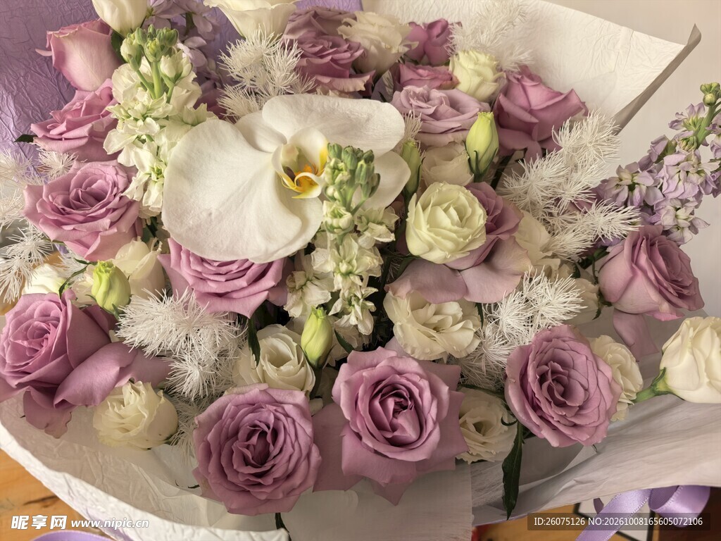 紫色系混搭鲜花花束