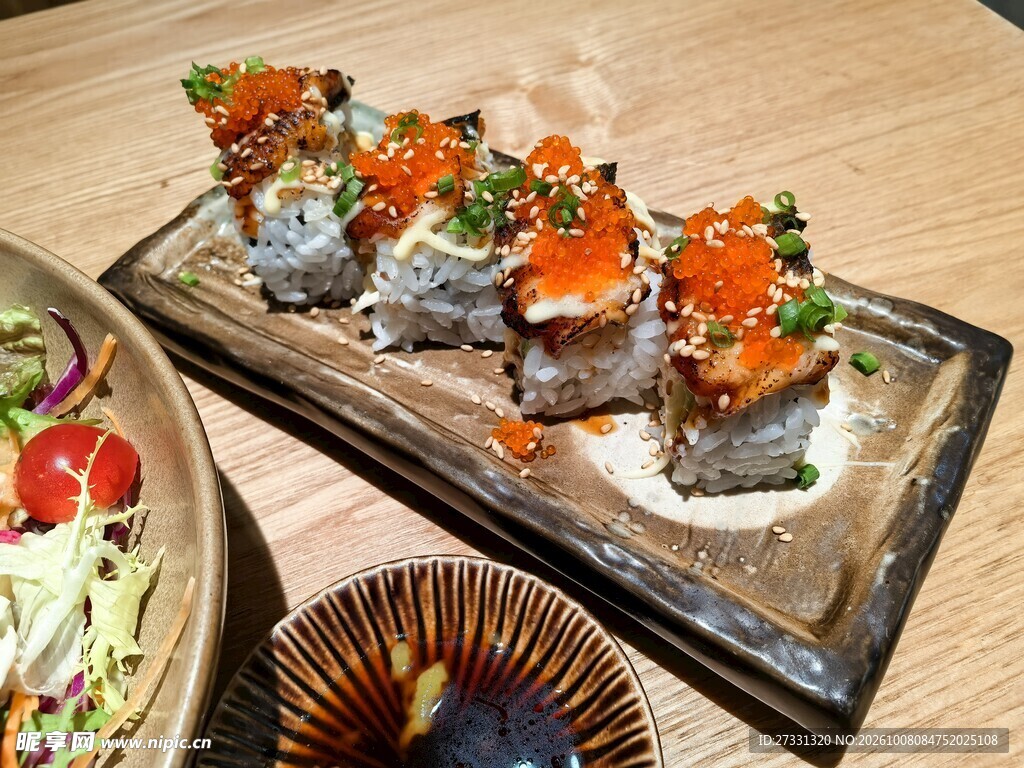 日式鱼籽寿司料理