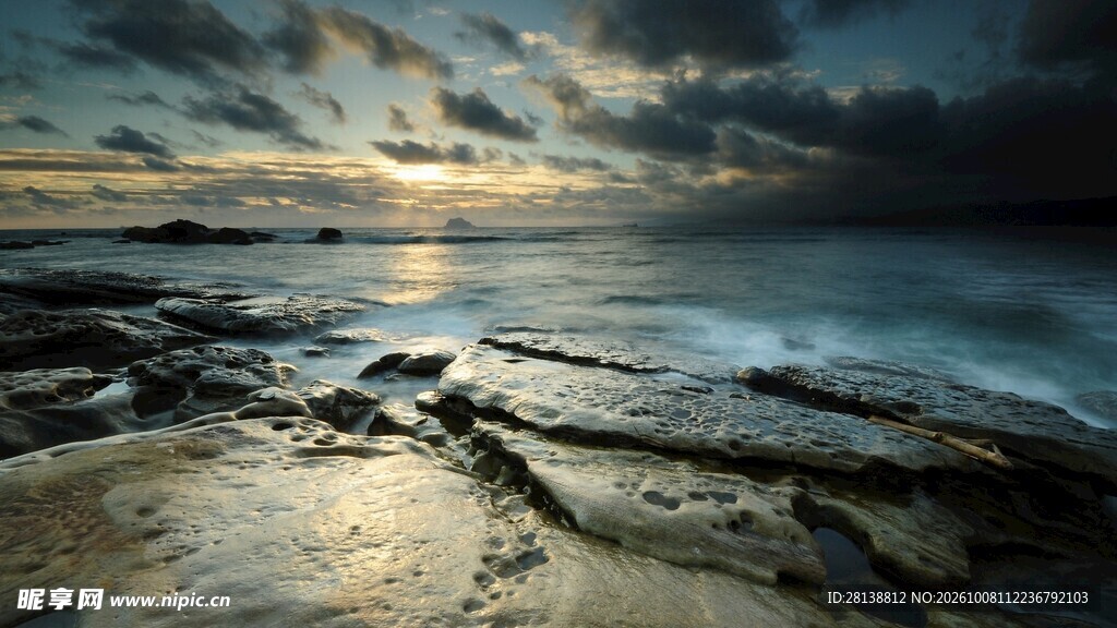 海滩日落黄昏美景