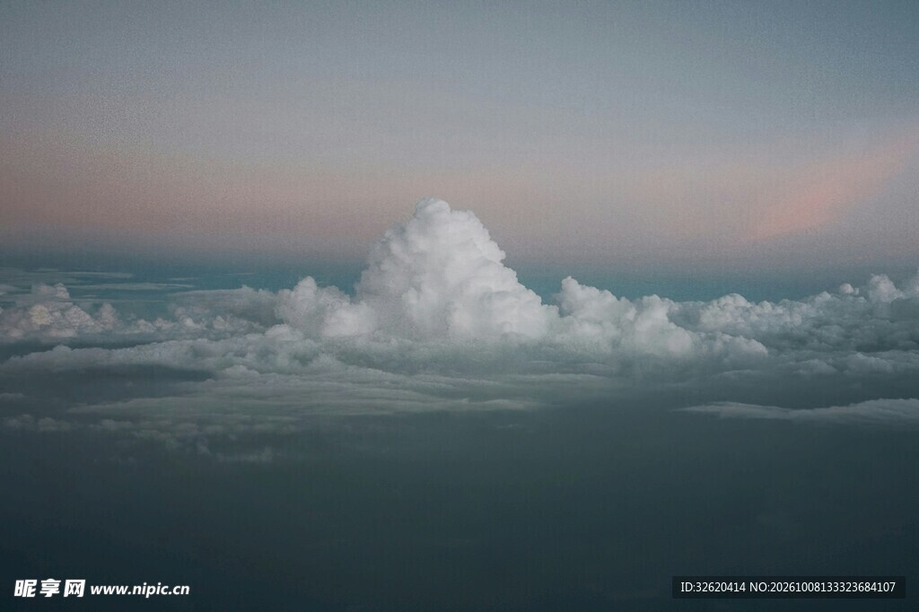 高空俯瞰云海盛景