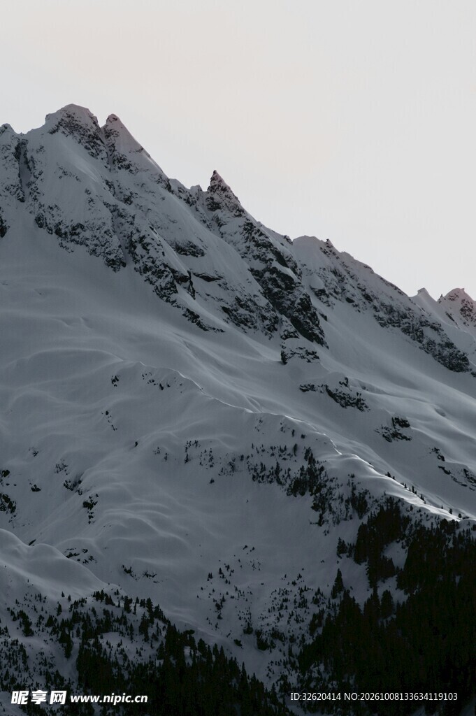 苍茫高山山野风光
