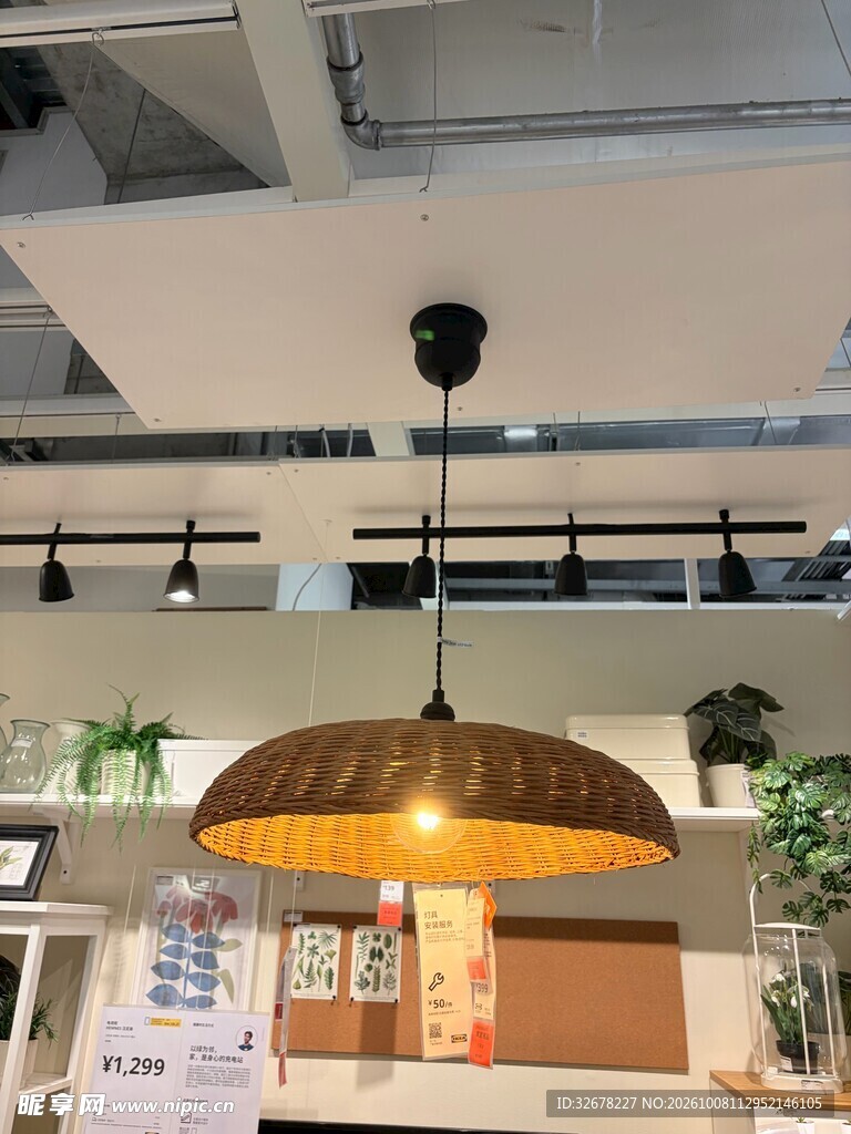 吊灯