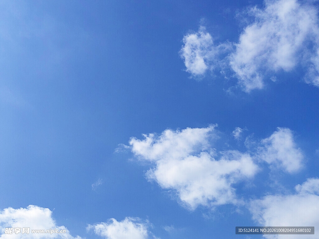 蓝天白云