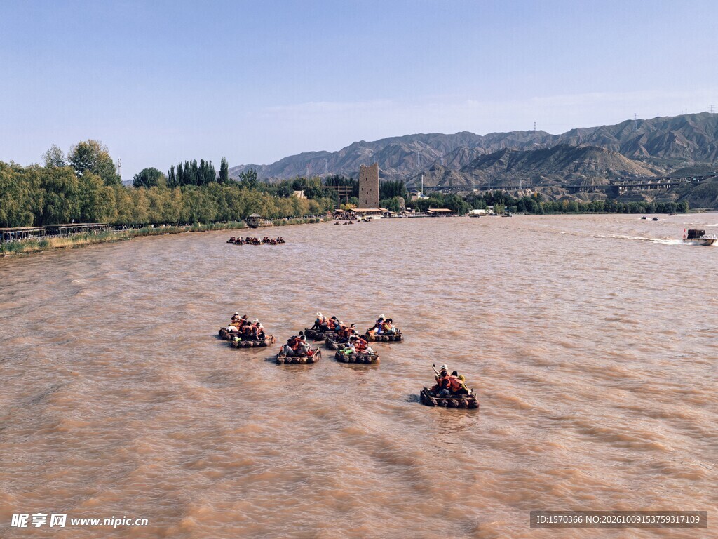 黄河上的羊皮筏子