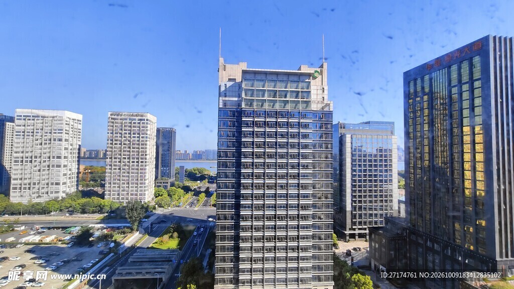 现代都市商务高楼群
