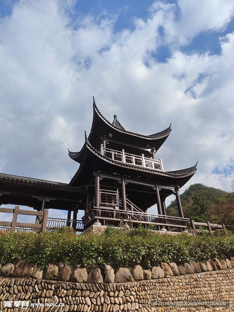郊野中式古亭风光