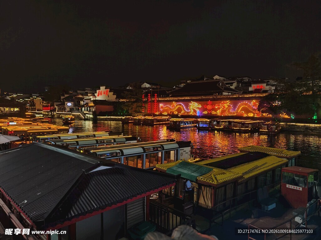 中式古建夜景