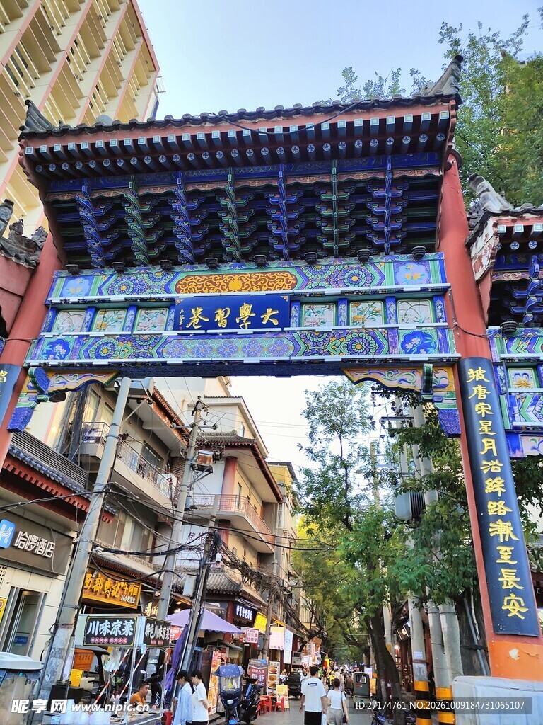 中式传统商业街牌楼