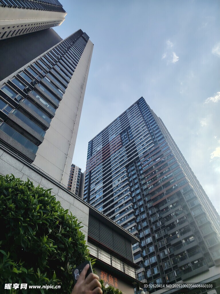 都市摩天大楼仰拍
