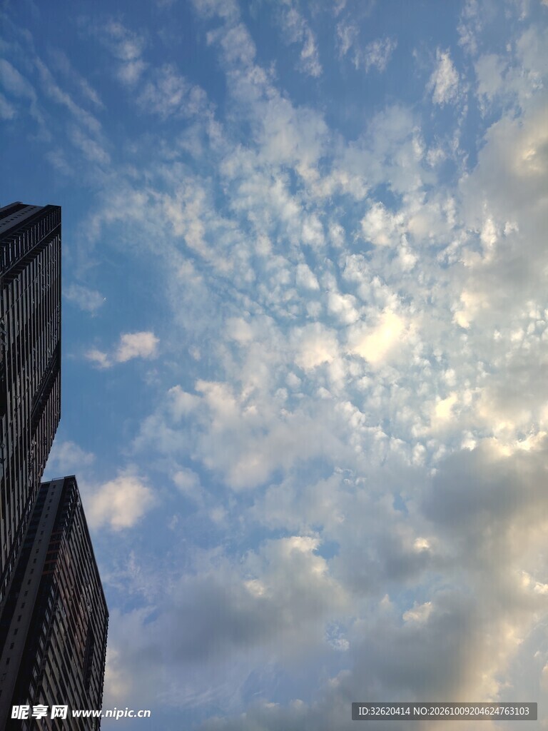 晴空云景建筑边角