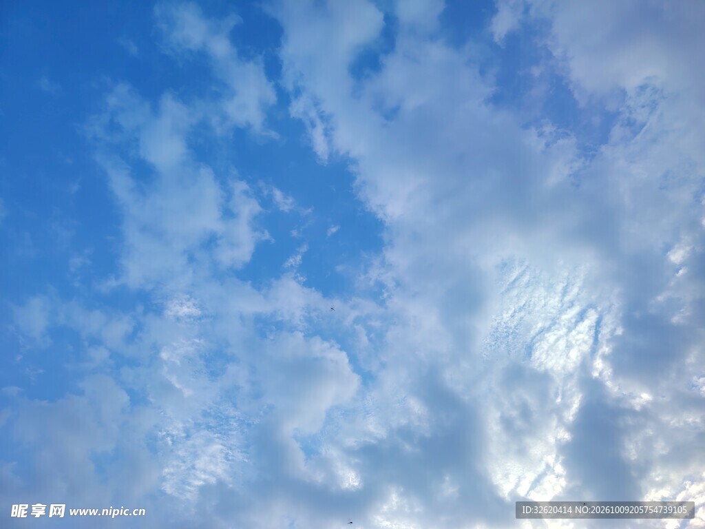 晴空蓝天白云景致