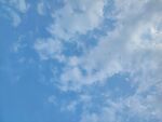 蓝天淡云晴空景象