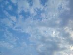 蓝天淡云晴空景象