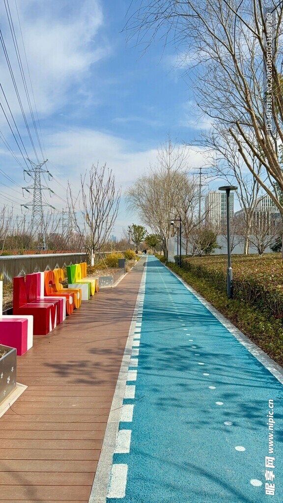 公园彩色健身步道