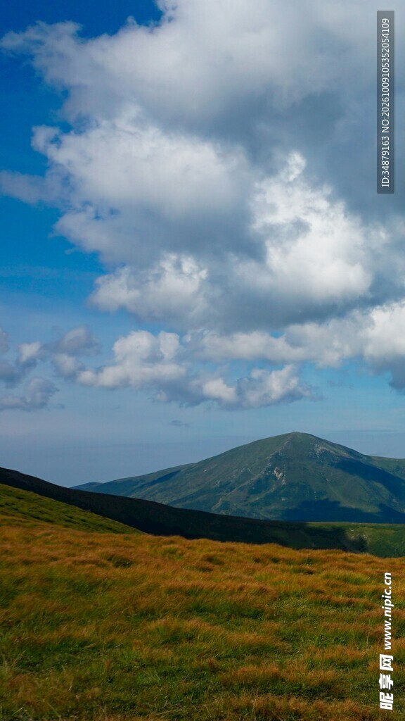 旷野晴日山野风光