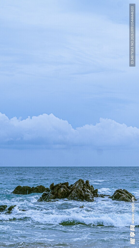 滨海礁石海岸风光
