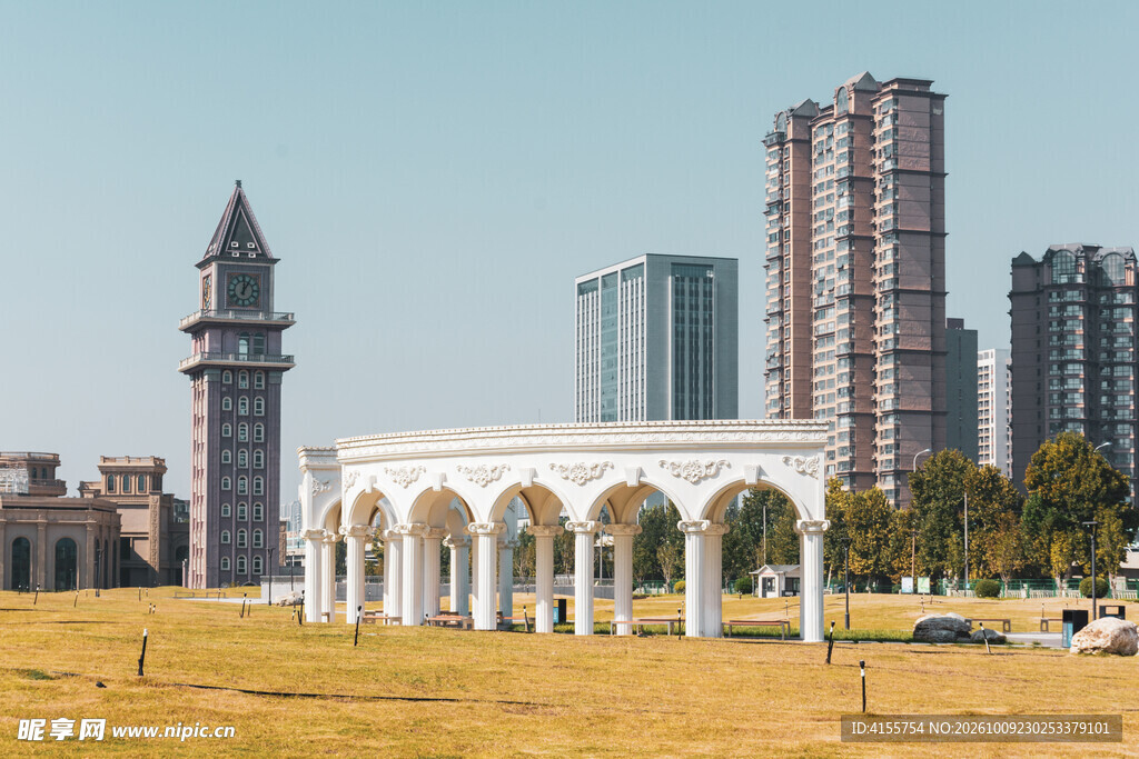 城郊欧式长廊城市风光
