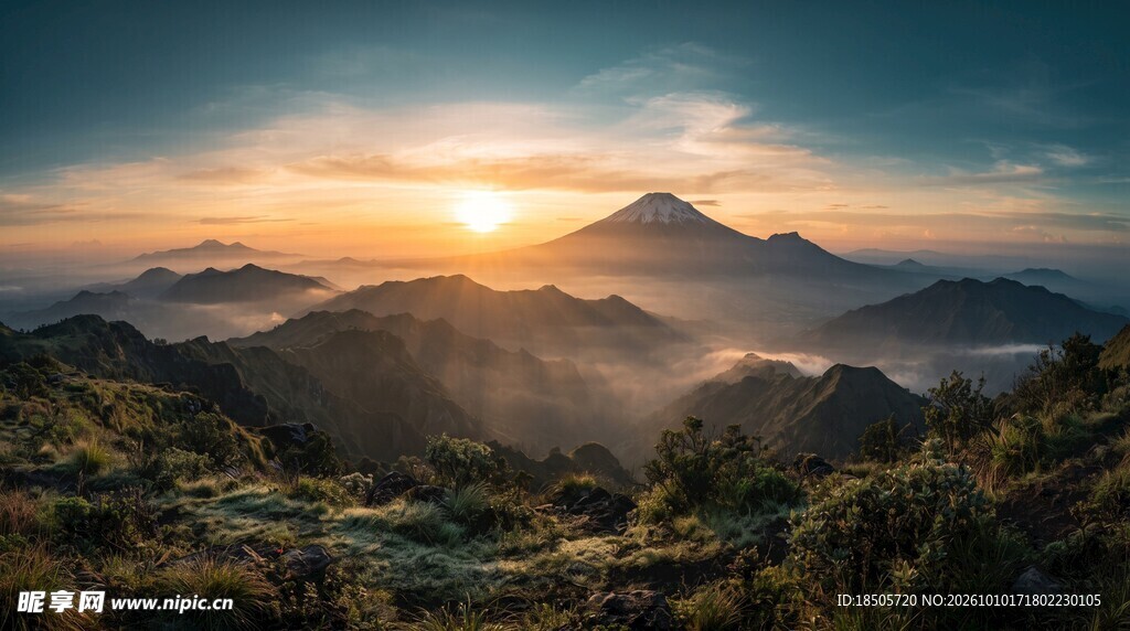 高山日出云海美景