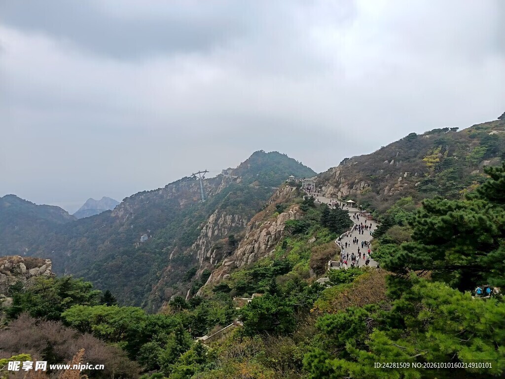 山间郊野自然风光