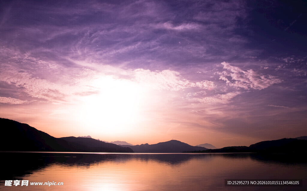 湖山落日黄昏美景
