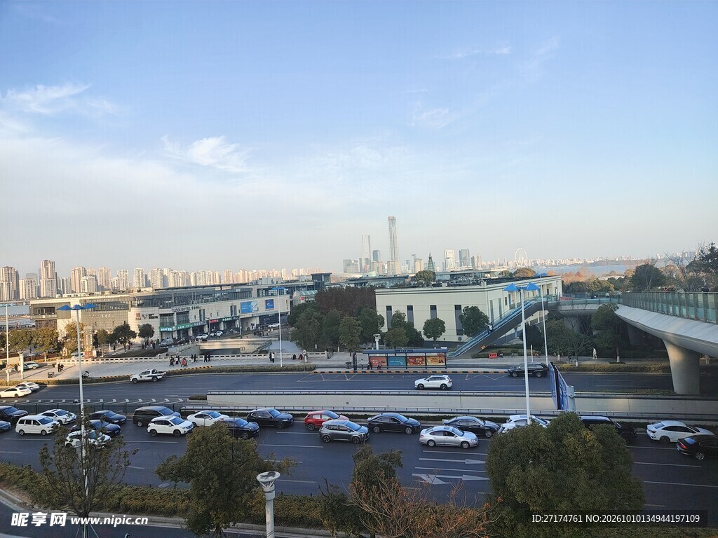 户外停车场城市远景