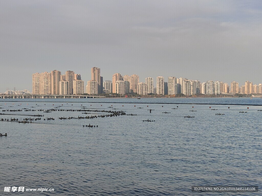 隔岸滨海城市远景