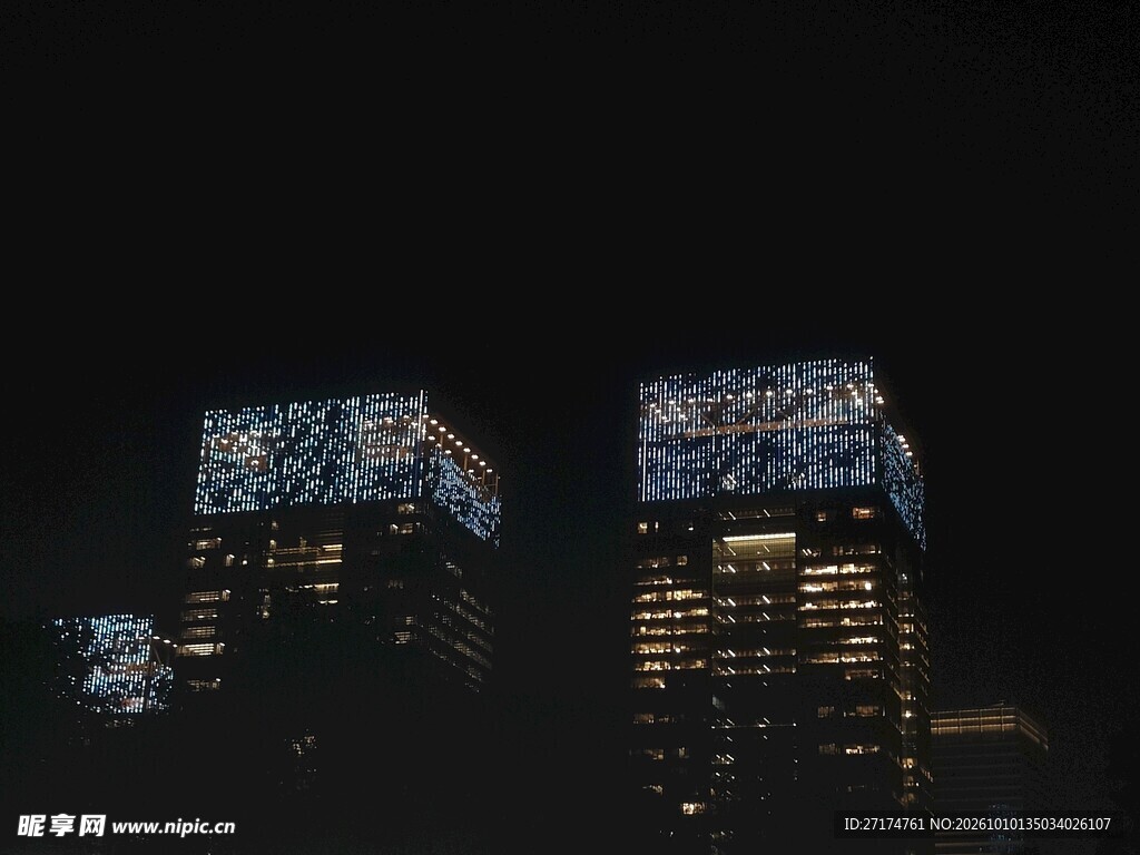 城市夜景高楼灯火