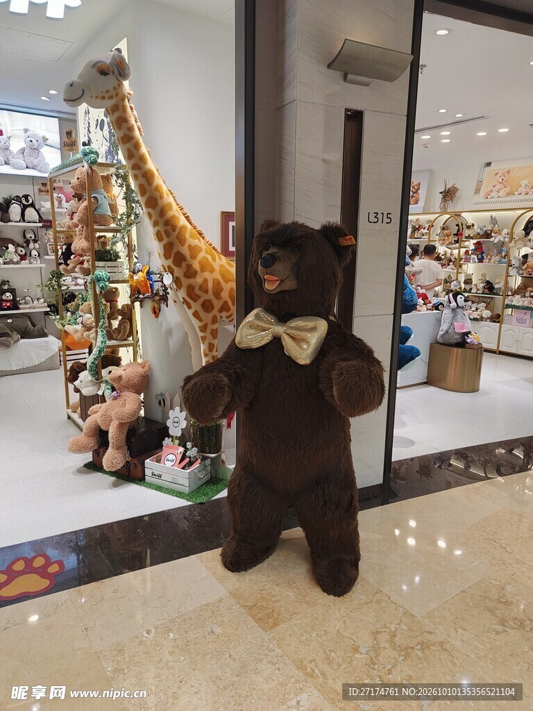 商场门店玩偶装饰